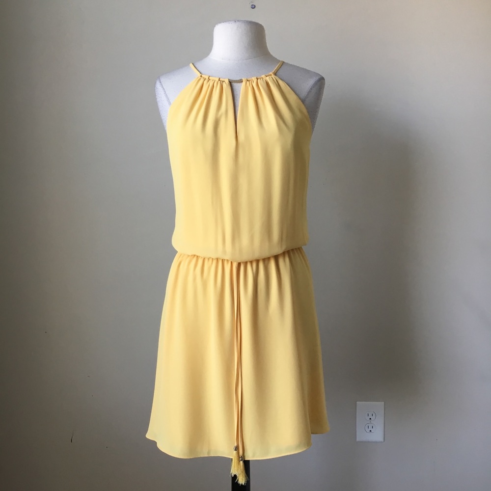 Sleeveless blouson tie waist yellow dress - Picture 2 of 5